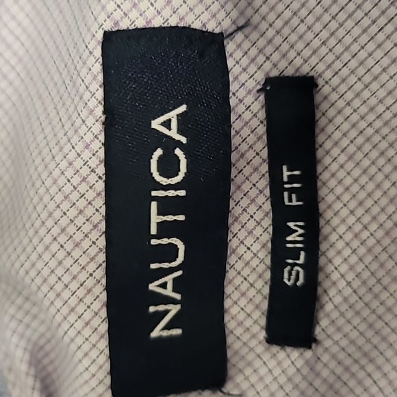 Men's Nautica Slim Fit casual button down shirt. - Picture 7 of 10